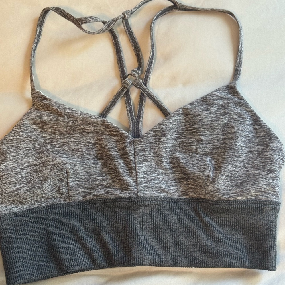 ALO Yoga Heathered Gray Strappy Sports Bra